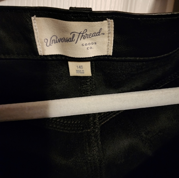 Universal Thread Faux Leather Pants in black, size 14 short - Picture 3 of 4